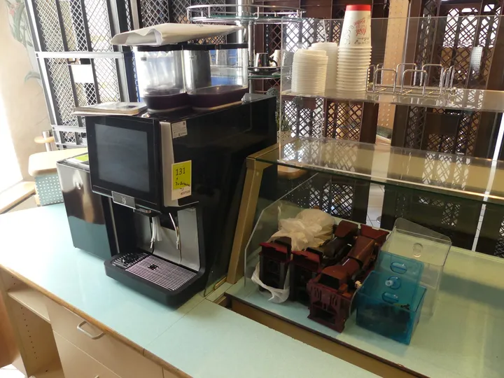 WMF 1500 S+ Kaffeevollautomat mit 3x Brüheinheit